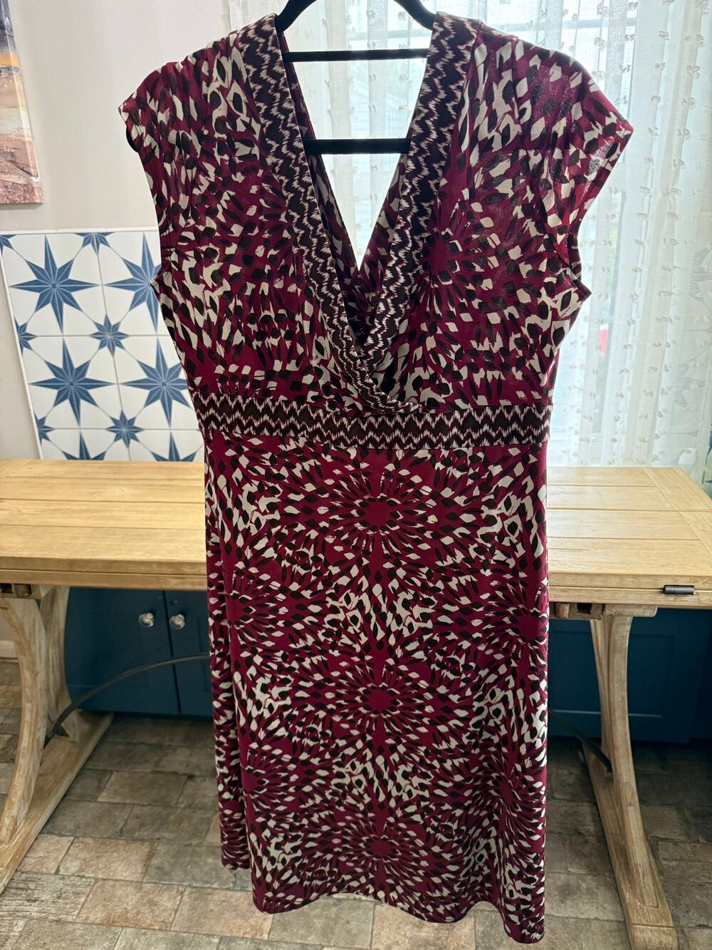 London Times Abstract Print V-Neck Pullover Dress Plum Burgundy Size 16